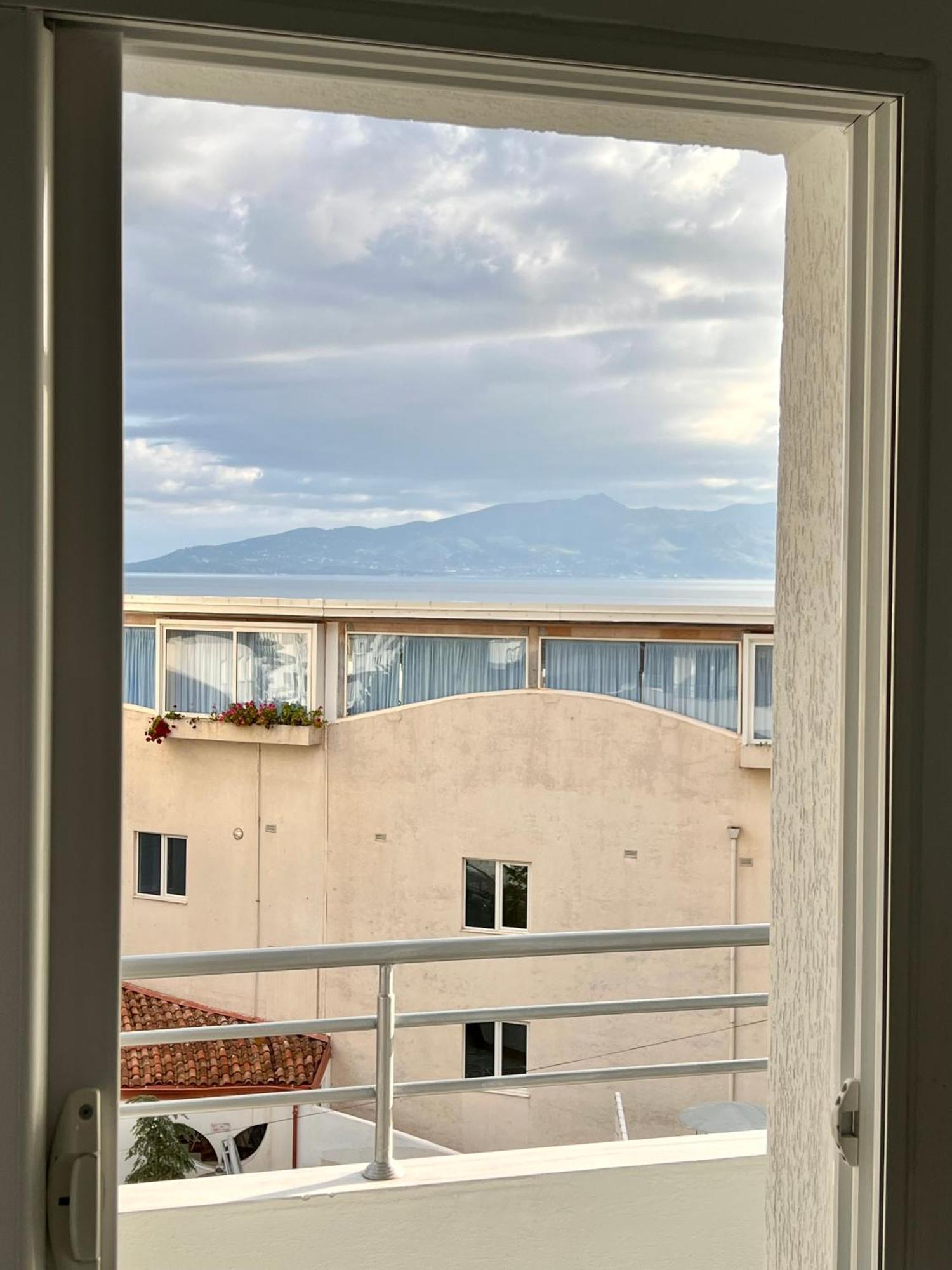 Gjoka Apartments, In Front Of Bougainville Bay Sarande Room photo