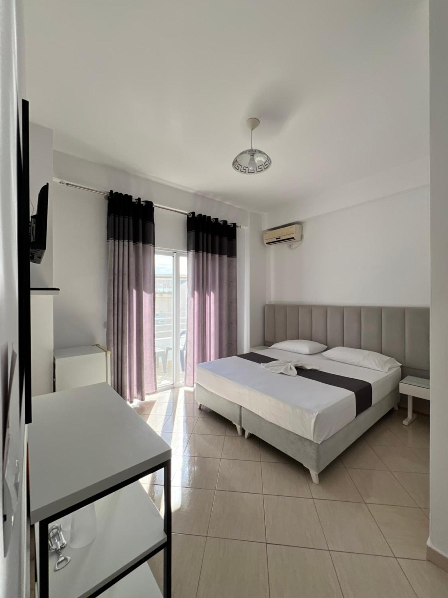 Gjoka Apartments, In Front Of Bougainville Bay Sarande Exterior photo