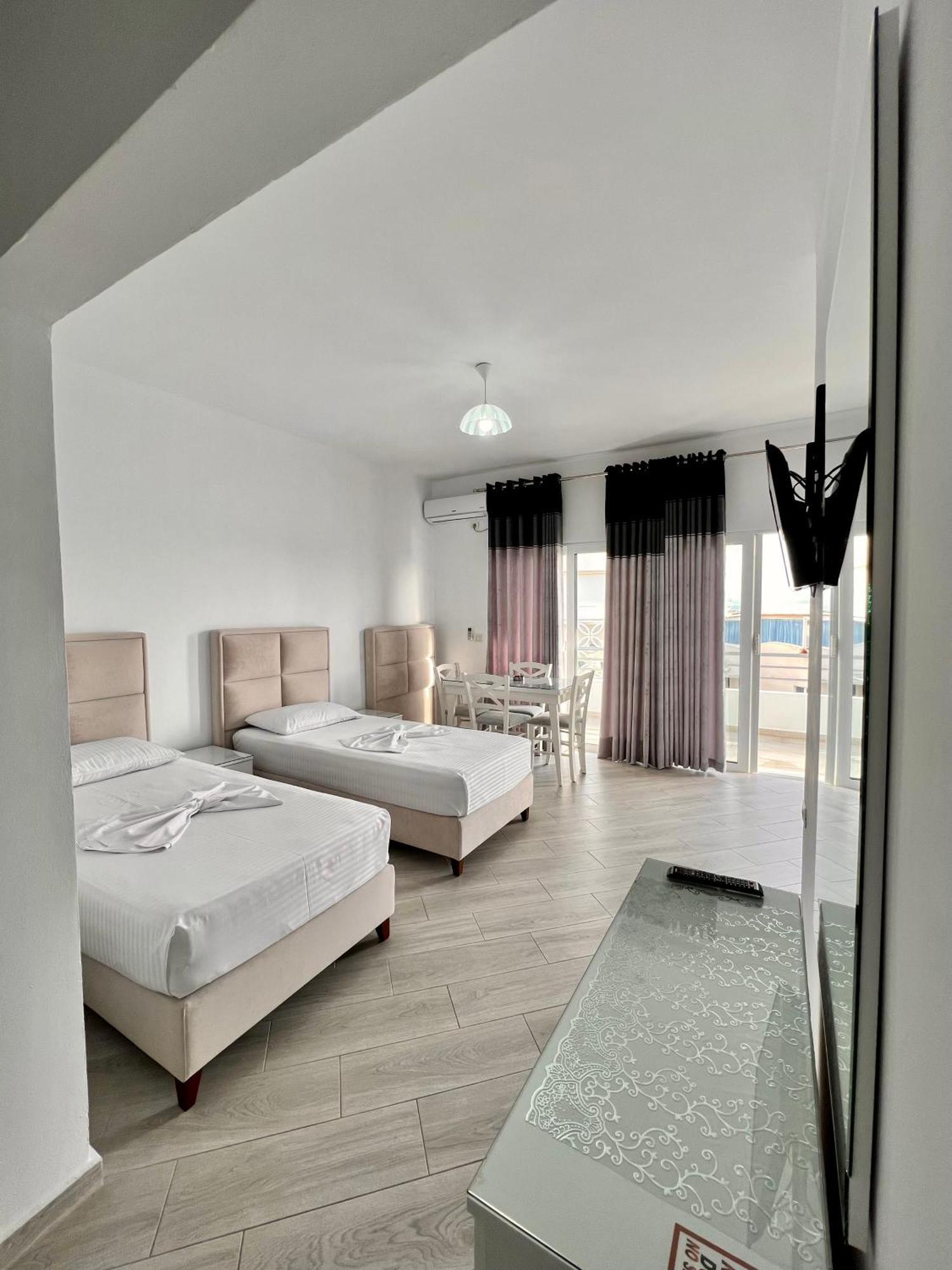 Gjoka Apartments, In Front Of Bougainville Bay Sarande Room photo