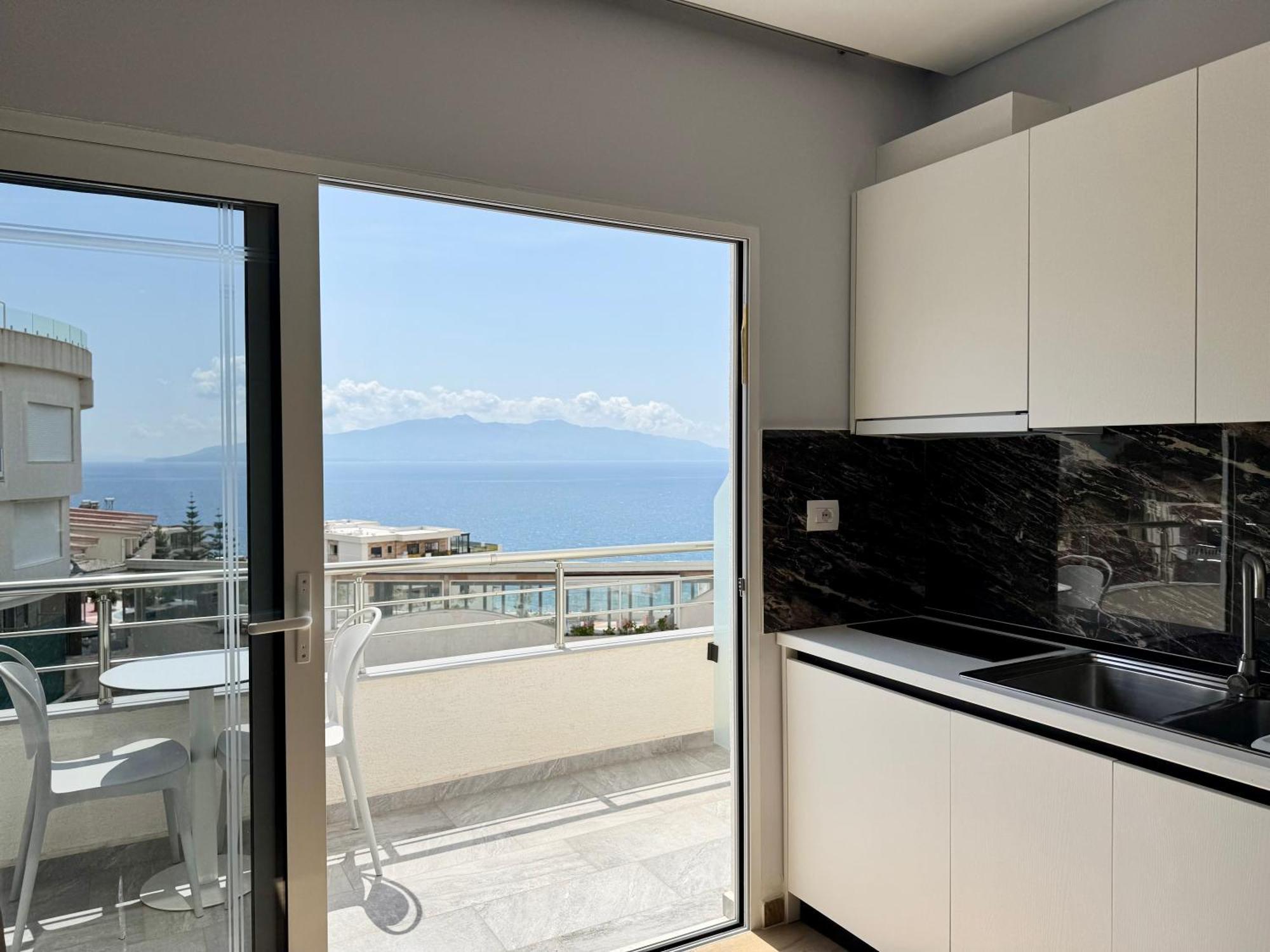Gjoka Apartments, In Front Of Bougainville Bay Sarande Exterior photo