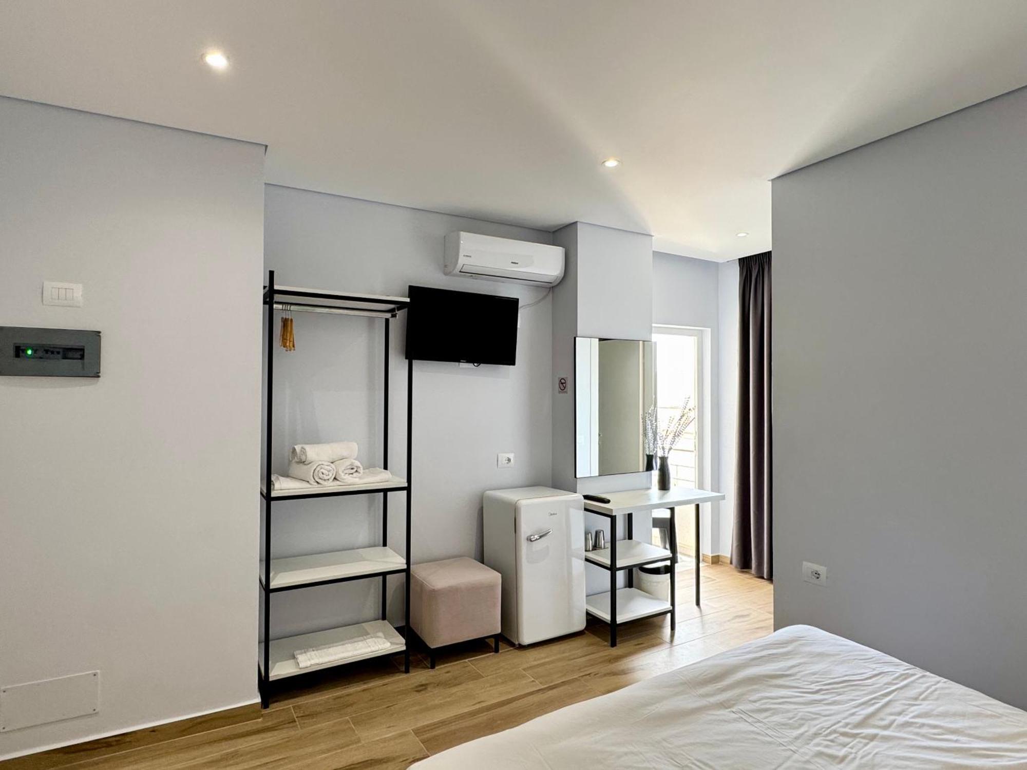 Gjoka Apartments, In Front Of Bougainville Bay Sarande Room photo