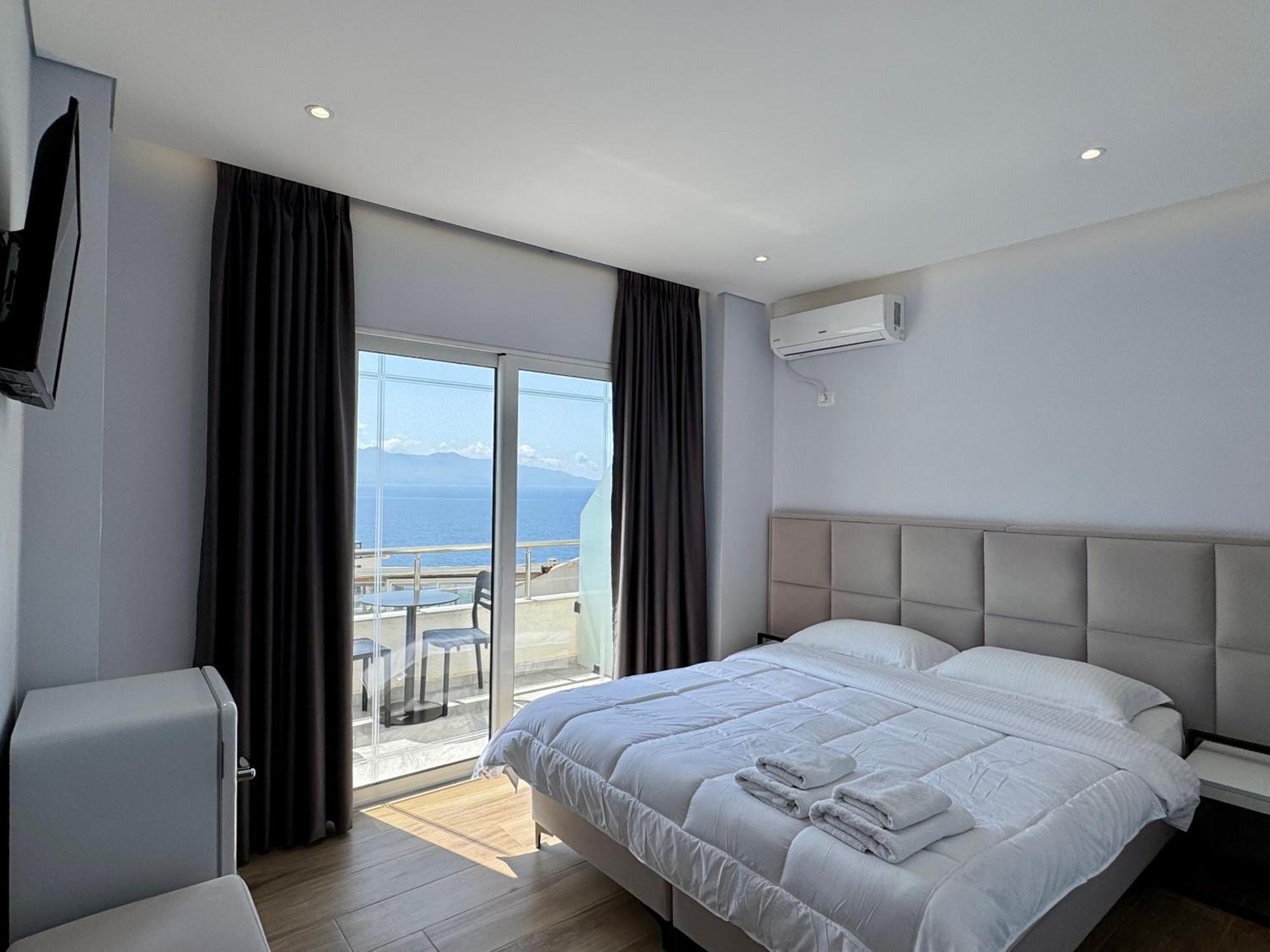 Gjoka Apartments, In Front Of Bougainville Bay Sarande Exterior photo