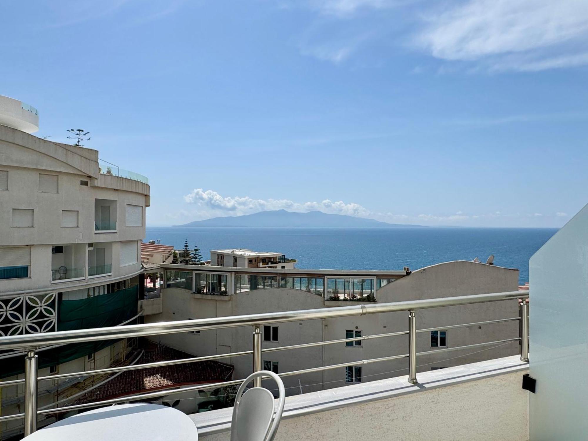 Gjoka Apartments, In Front Of Bougainville Bay Sarande Exterior photo