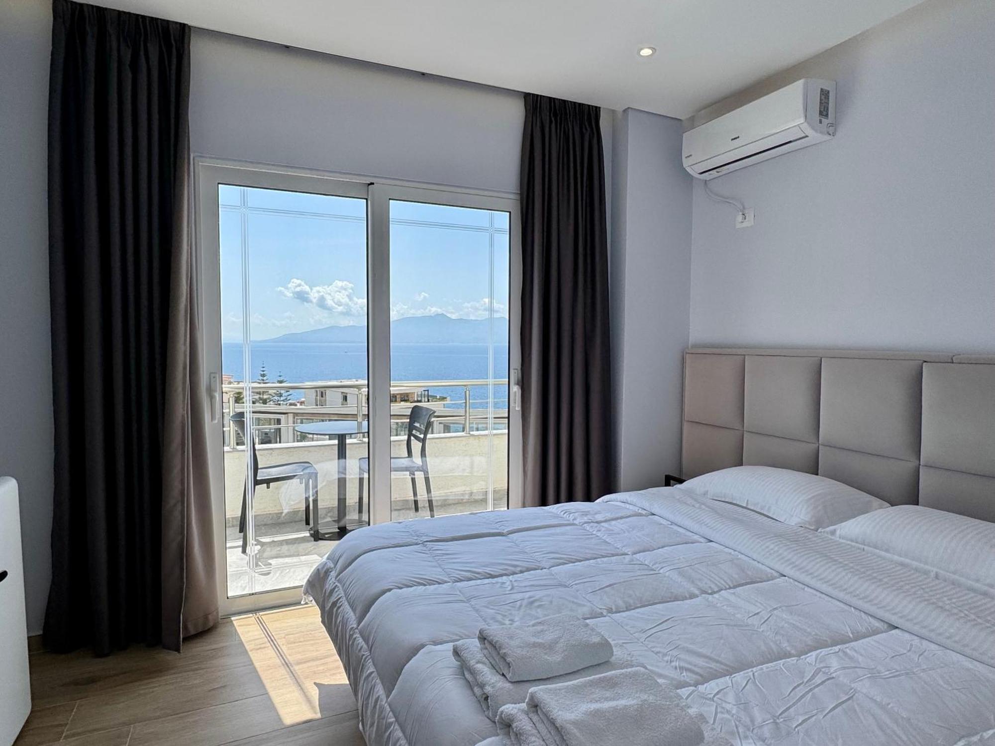 Gjoka Apartments, In Front Of Bougainville Bay Sarande Exterior photo
